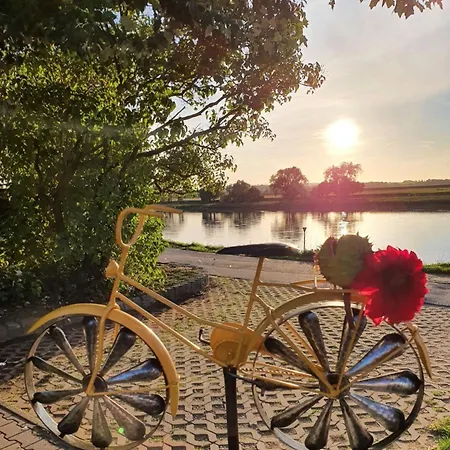 Gaestewohnung Elbblick Kreinitz شقة تْسيتهاين